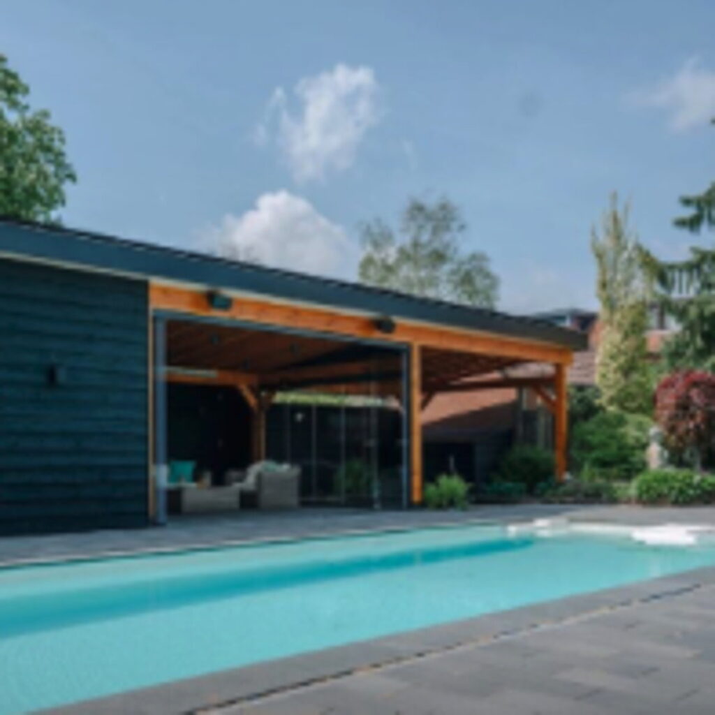 Overkapping bij zwembad